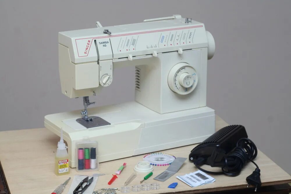 Швейная машинка brother eo1117517. Электрическая швейная машинка janome. Швейная машина royal consul 400. Электрическая швейная машинка singer 1872. Машинка швейная джаноме brother.
