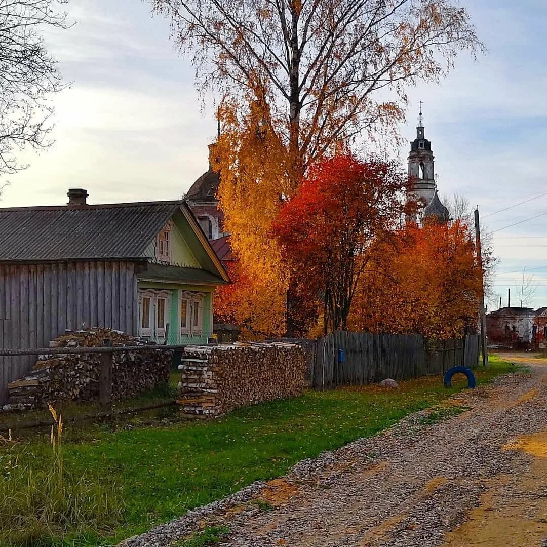 Осенние деревни. Осень деревня зенькино. деревни новгородской области осень. смоленская деревня осень. золотая осень в деревне.