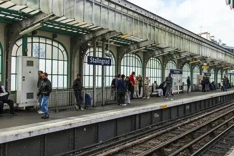 Площадь и станция метрополитена носящие название сталинград