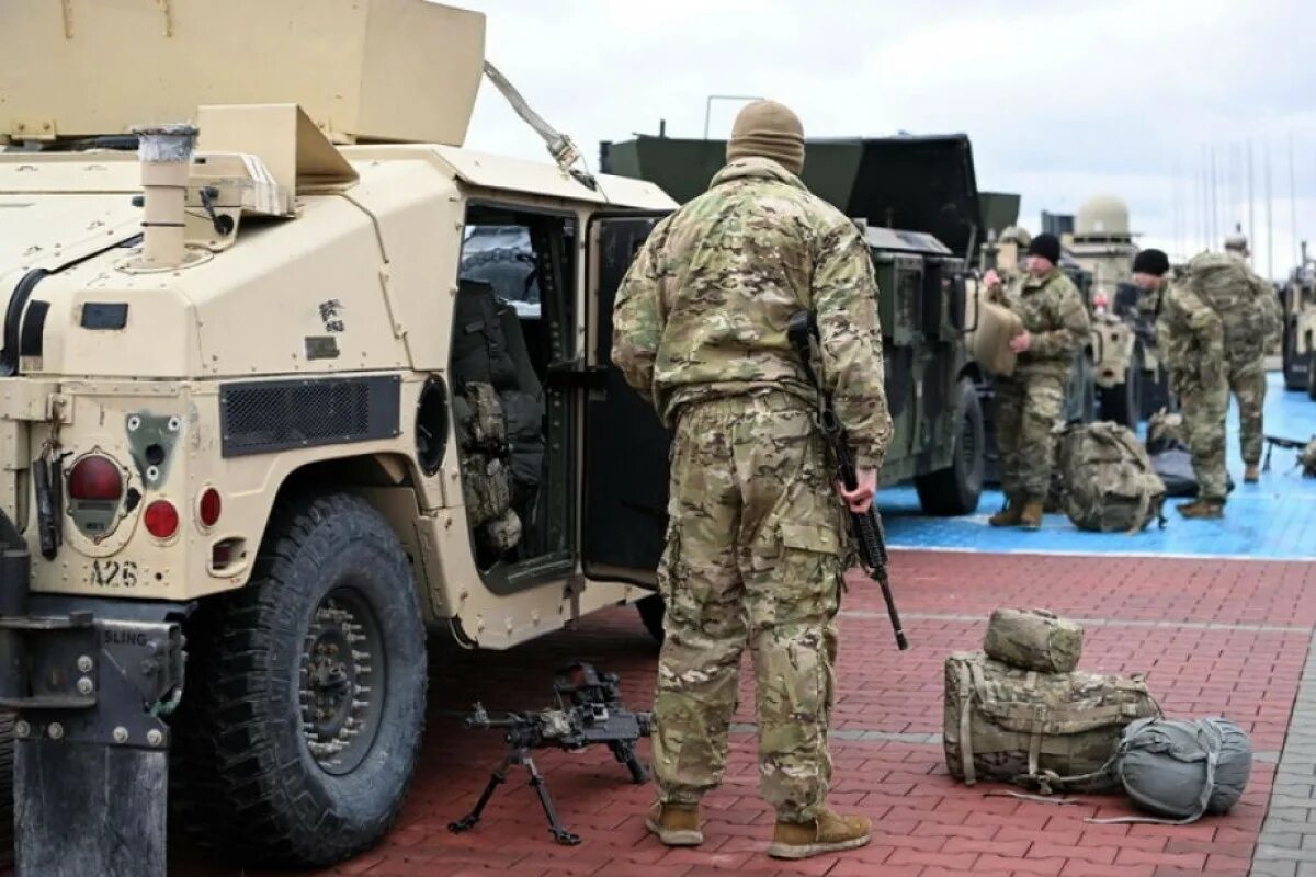 300 тысяч солдат нато в польше. Военная техника НАТО. Польские военные. Swift response 2022 учения. Военные учения 2001.