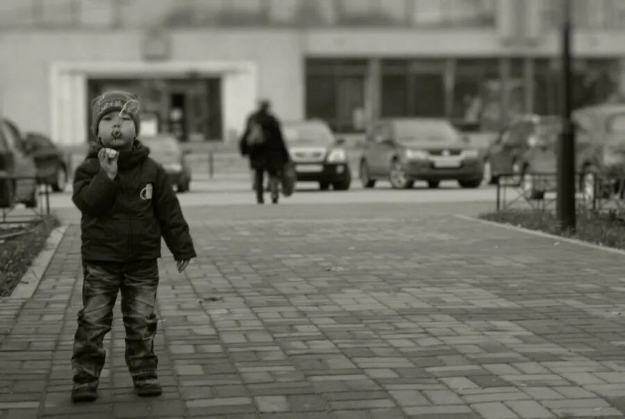 Street для детей. весна для детей. дитя улиц. сиротство и беспризорность. дети улиц на русском языке.