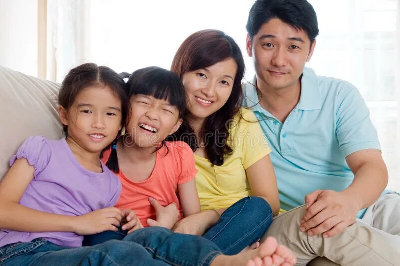 Дочка отцом азиатка. Счастливая бурятская семья. Счастливый бурят. Гармония в семье азиаты. Русско-азиатская семья.