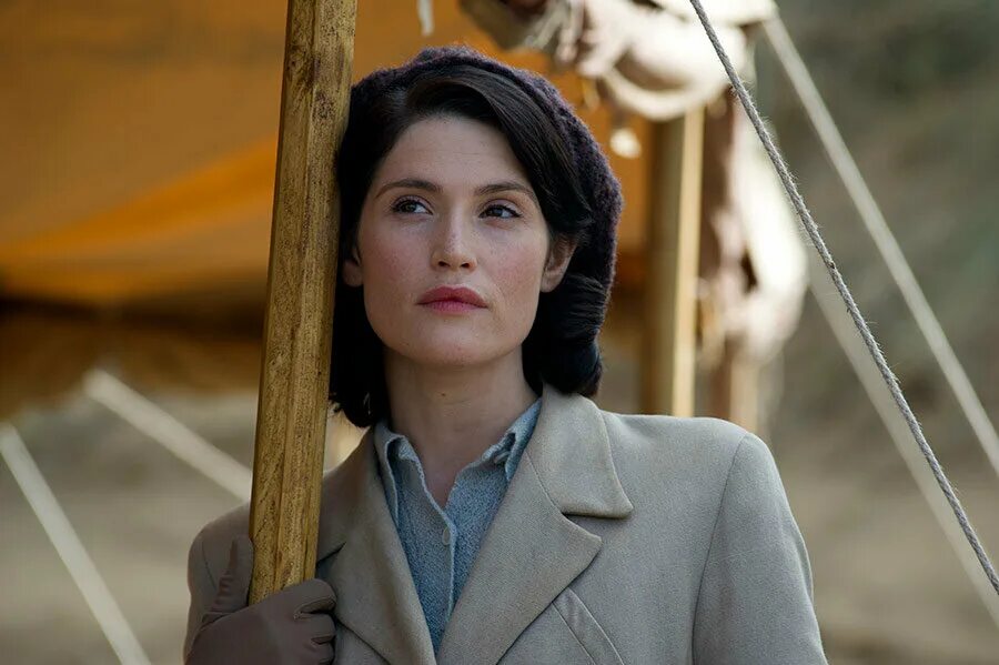 Джемма артертон их звездный час. Фильмы на полтора часа. Их звездный час фильм актеры. Билл найи. Билл найи кадры.