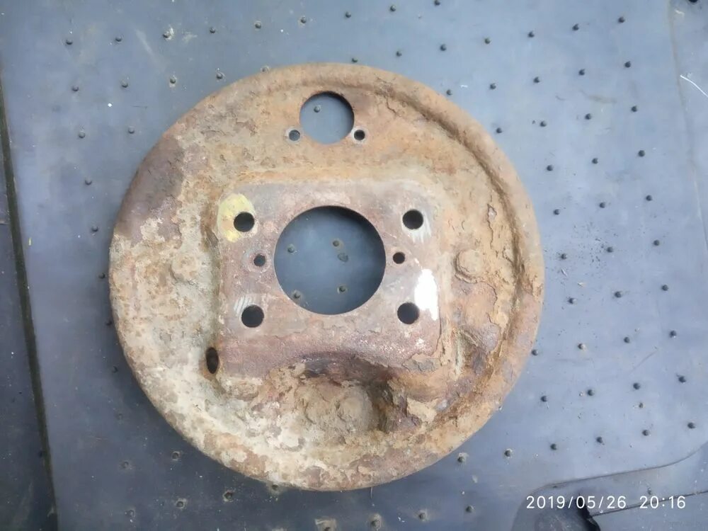 Щит заднего тормоза ваз 2101. Диск опорный газ 3307. Диск опорный тормозной газ 53. Диск опорный задний левый ваз-2108 в сборе riginal. Задний опорный диск газель некст.