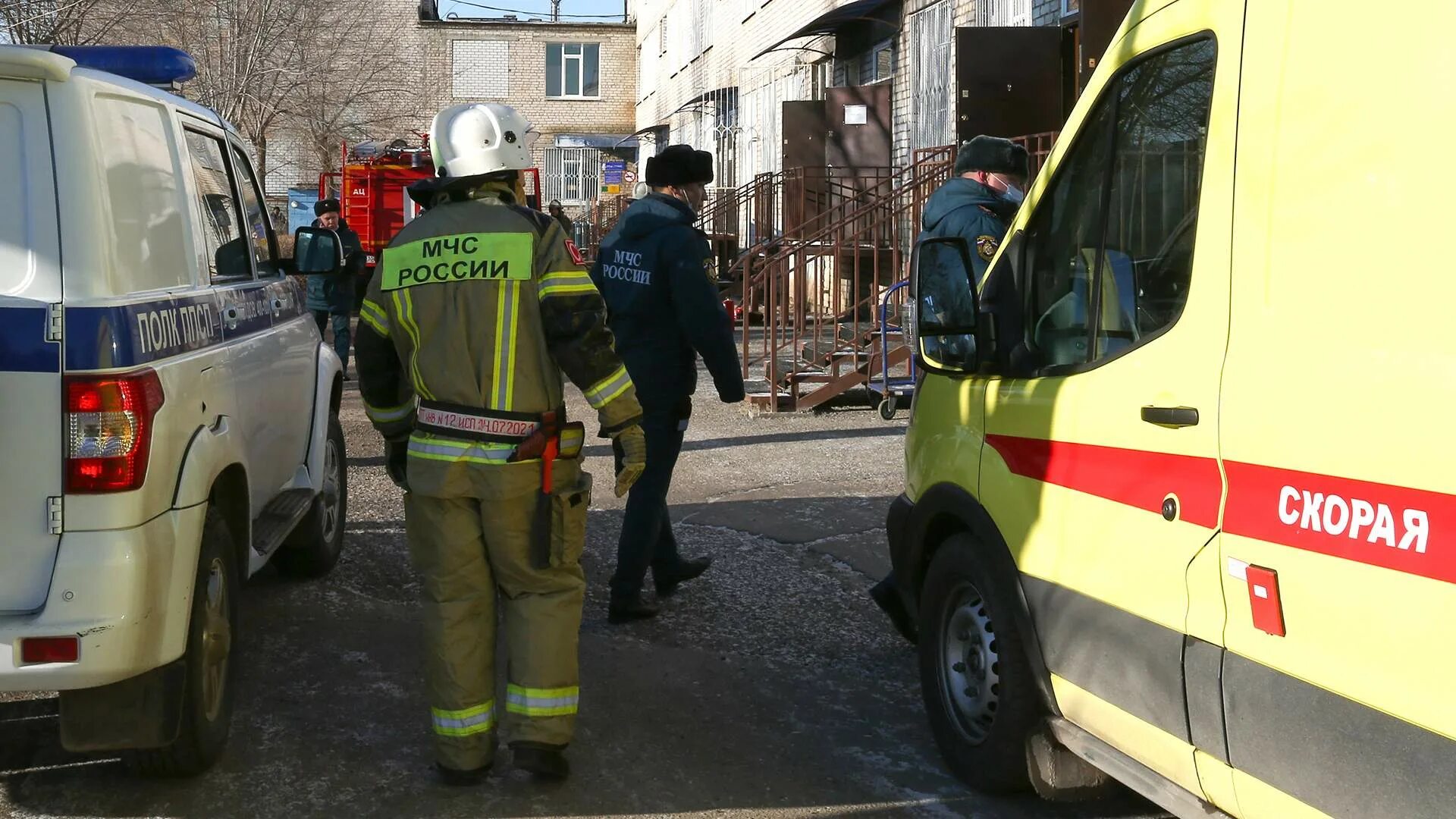 Пожар в здании. Пожар в больнице новоуральска. Пожар фото. Пожар в с тарасково. Пожар в больнице новоуральска.