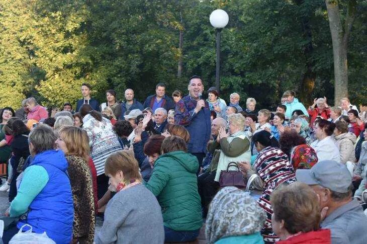 Погода сураж по часам. Г Сураж Брянской области. Сураж Брянская область день города. Парк город Сураж. Сураж городской парк.