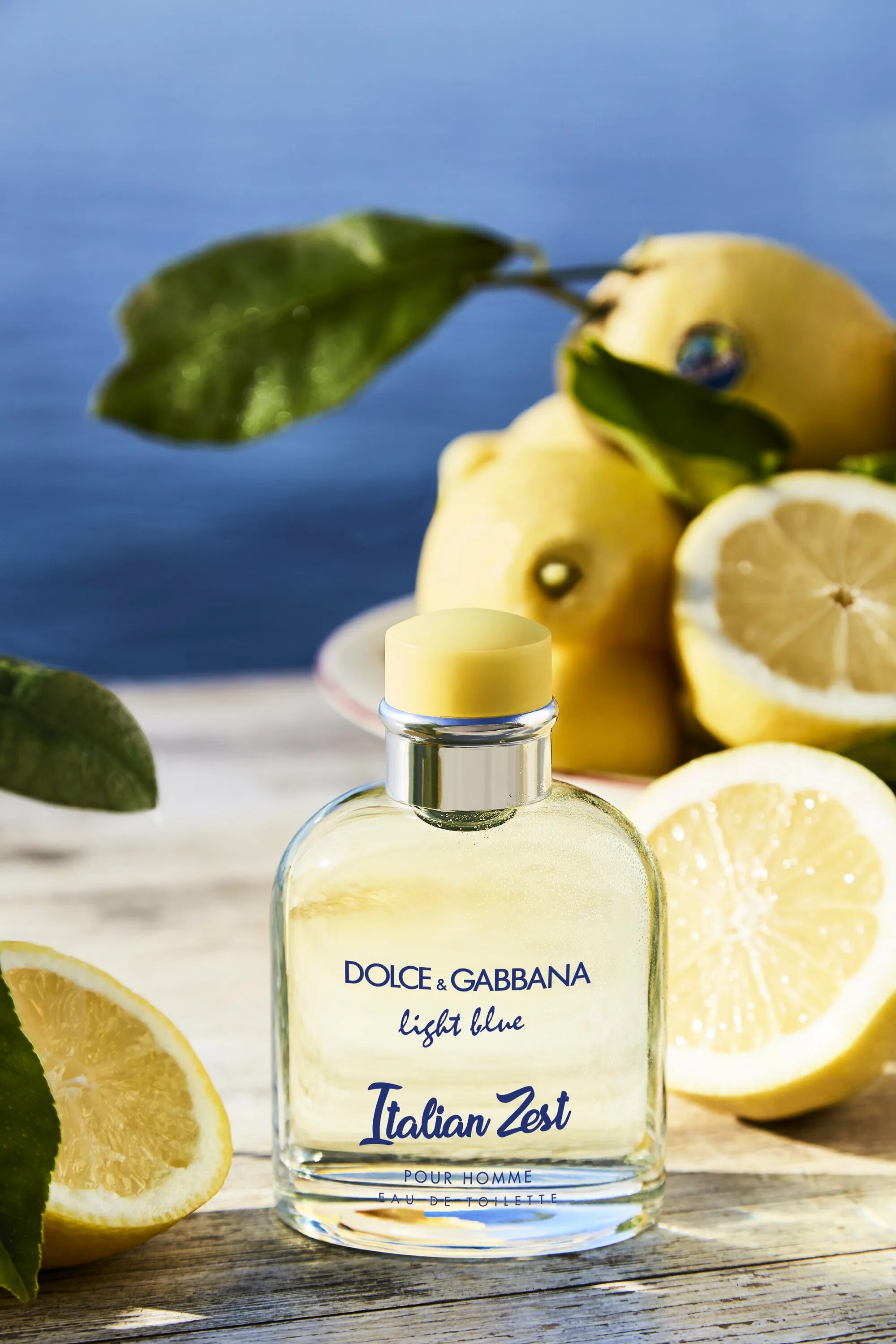 Dolce & Gabbana Light Blue Italian Zest pour homme 125 ml. Dolce Gabbana Light Blue Italian Zest. Light Blue Italian Zest мужские. Дольче Габбана цитрусовый аромат. Туалетная вода лимон