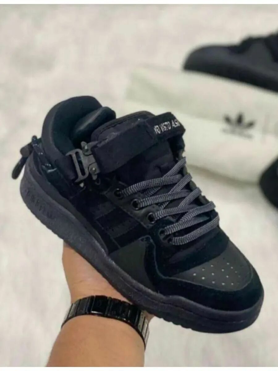 Adidas bad bunny 2022. Кроссовки bad bunny x adidas forum buckle. Adidas bad bunny black. Кроссовки адидас бед банни. Adidas forum bad bunny.