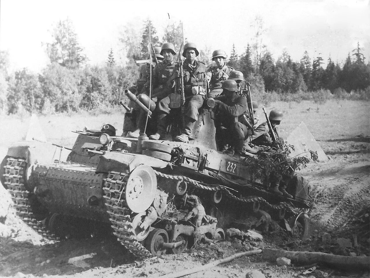 Армия вермахта в 1941 году. PZ 35t 1941. 4 Танковая дивизия вермахта 1945. Танки вермахта 1941г. PZ 35 T.