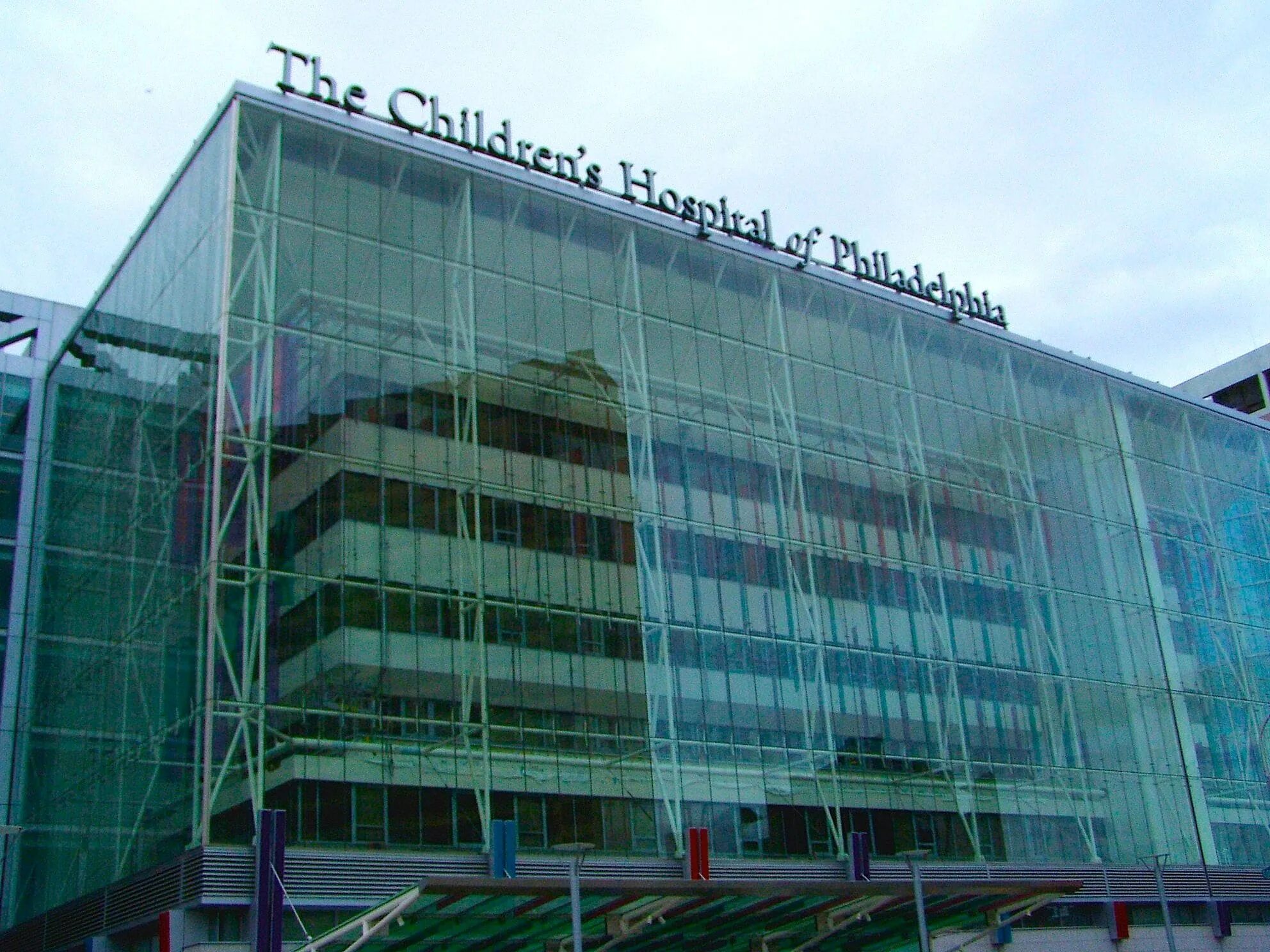 Филадельфия госпиталь. Медицинский центр в Филадельфии. Филадельфия центр судебной медицины. Здание Philadelphia County Medical Center.