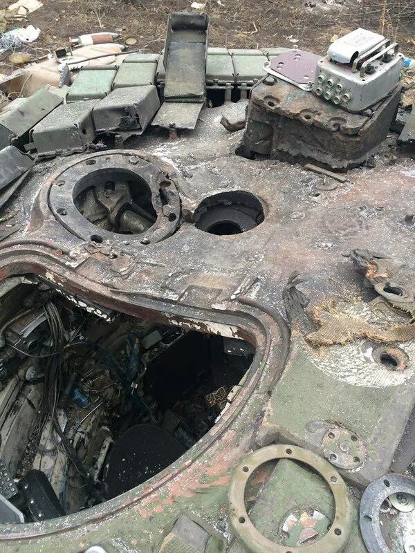Разрыв мины. Попадание 152 мм снаряда в танк т 72. Т-64бв ВСУ. Попадание офс снаряда в танк. Подбитый танк т 90 на Украине.