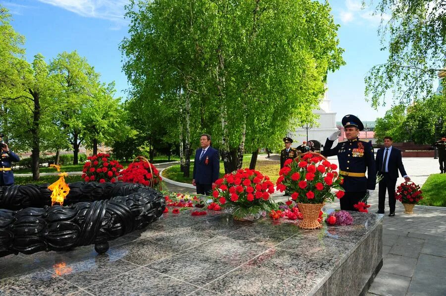 Возложить цветы самара