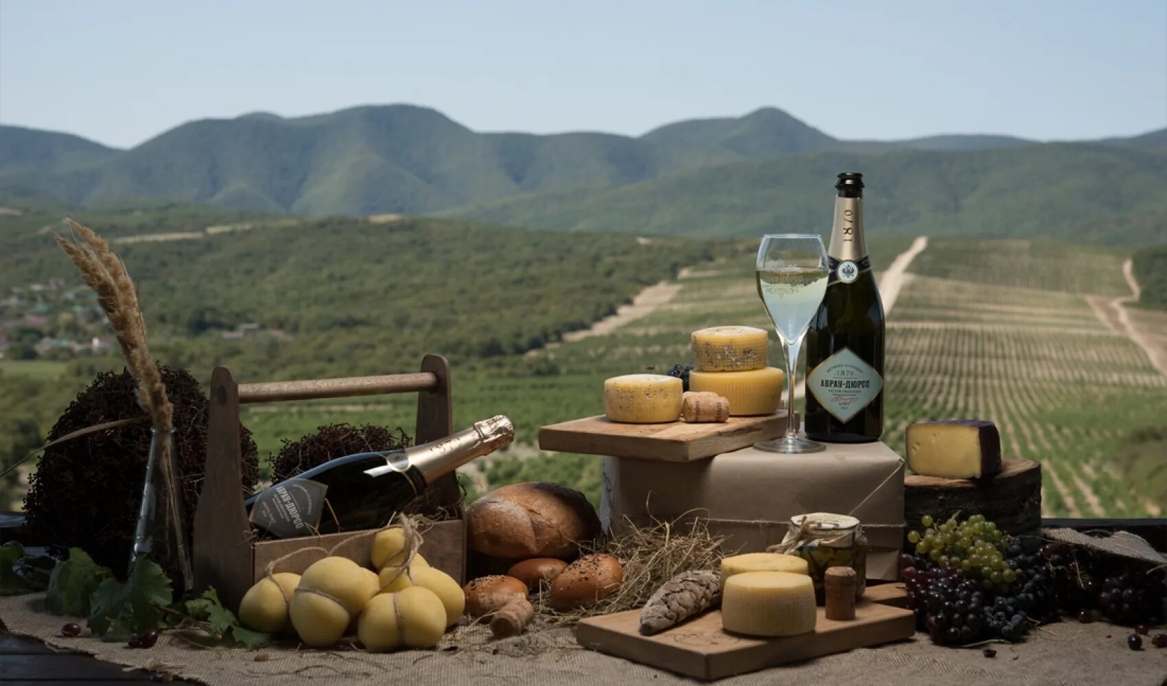 старый парк в поселке кабардинка. туры по краю краснодар. сочи адлер туризм. абрау дюрсо винодельня. пшадские водопады геленджик.