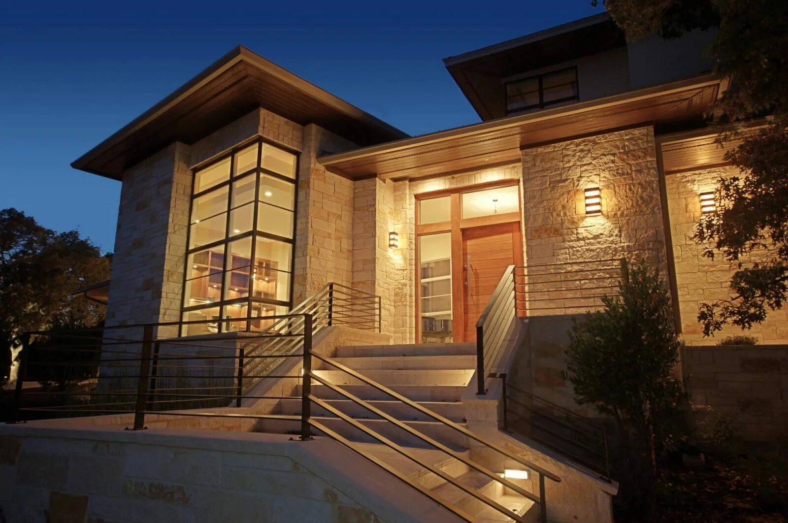 Both in modern. Рендер современного дома. Джонсон стеклянный дом 1948. Both in modern. Мужчина и женщина бизнес.