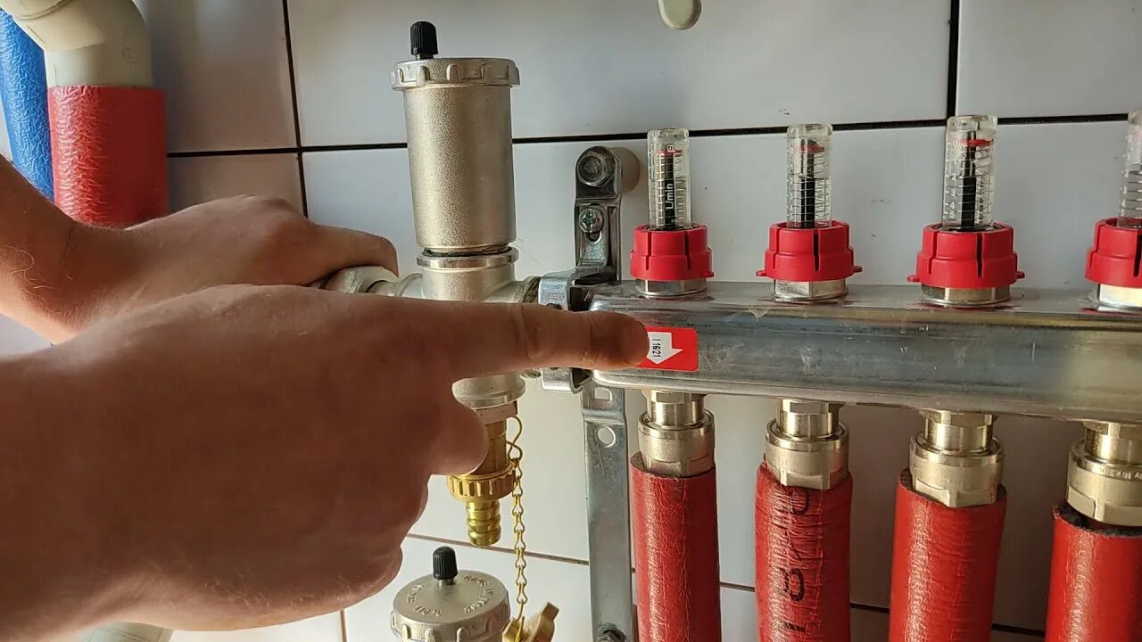 Расходомер теплых полов водяных. Расходомер на теплый пол. колба расходомера теплого пола. колба коллекторного расходомера.