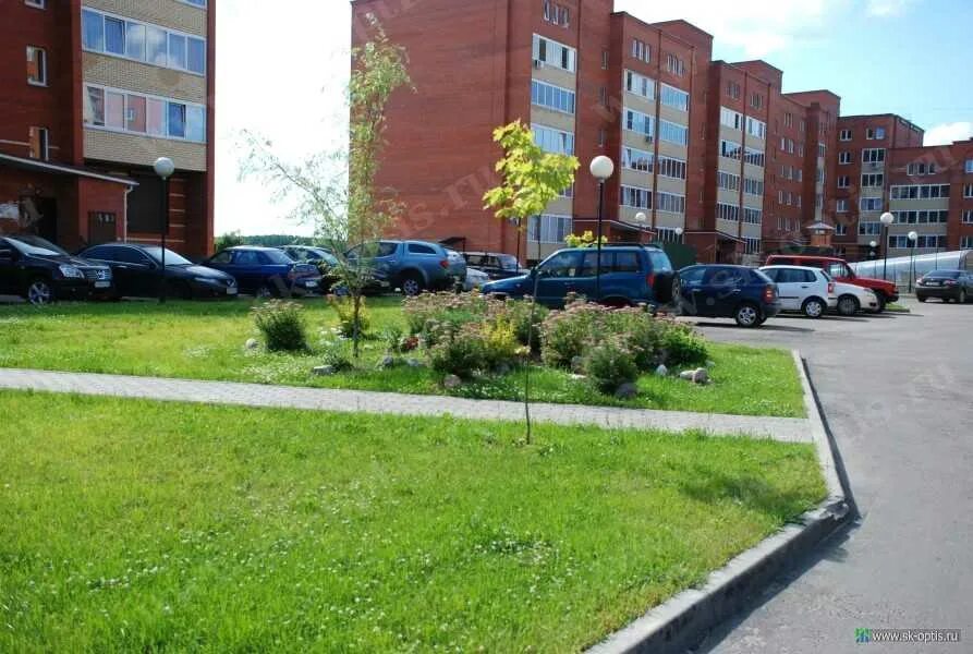 Озеленение придомовой территории план. Планировка придомовой территории мкд. Озеленитель придомовой территории. Благоустройство дворовых территорий многоквартирных домов. Жулебино дворы.