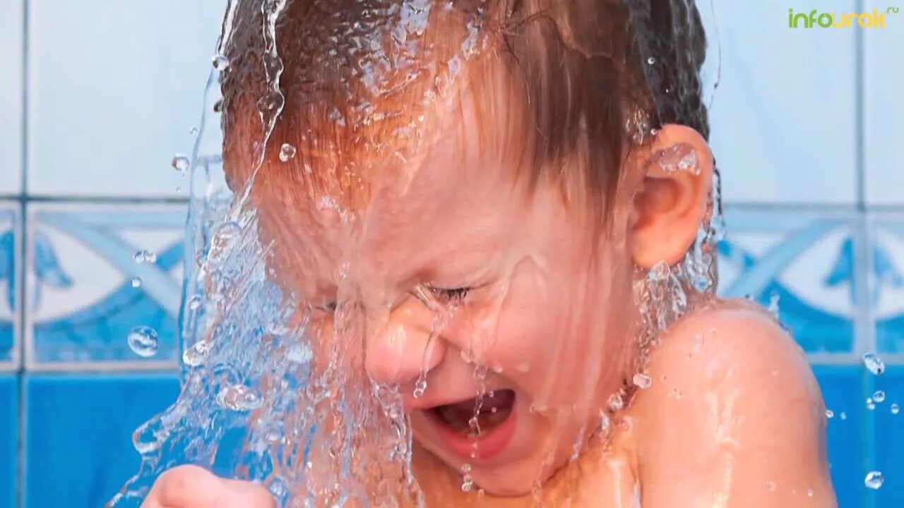 Умываться прохладной водой. Гигиена закаливания. Личная гигиена и закаливание. Закаливание детей фото. Закаливание водой детей гигиены.