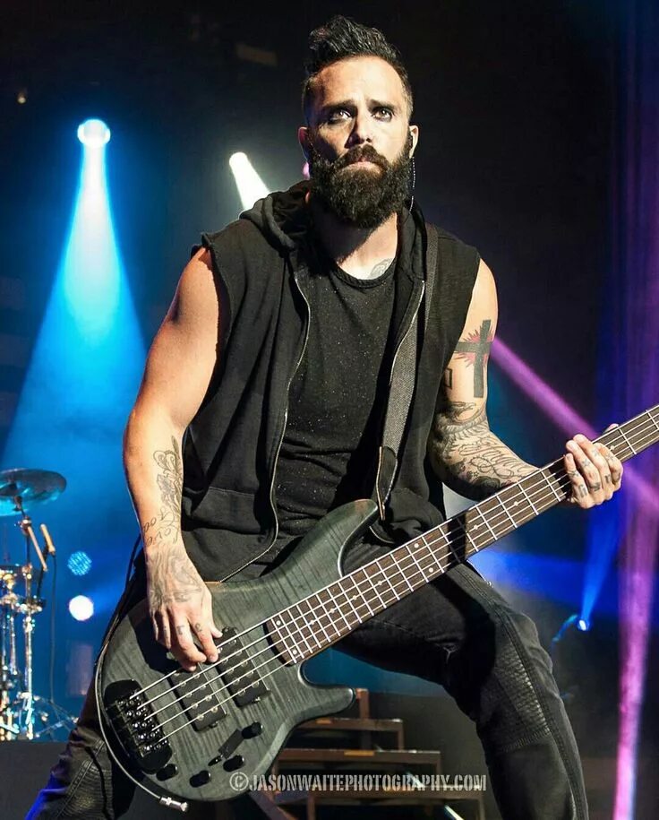 Солист группы skillet. Джон купер с бородой. Джон купер 2022 skillet. Skillet вокалист. Джон купер skillet.