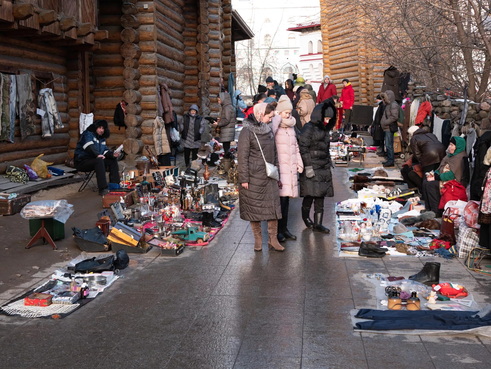 Блошиный рынок в Измайлово. Блошиный рынок Измайловский Самоцветы. Кремль в Измайлово блошиный рынок. Измайловский парк блошиный рынок.