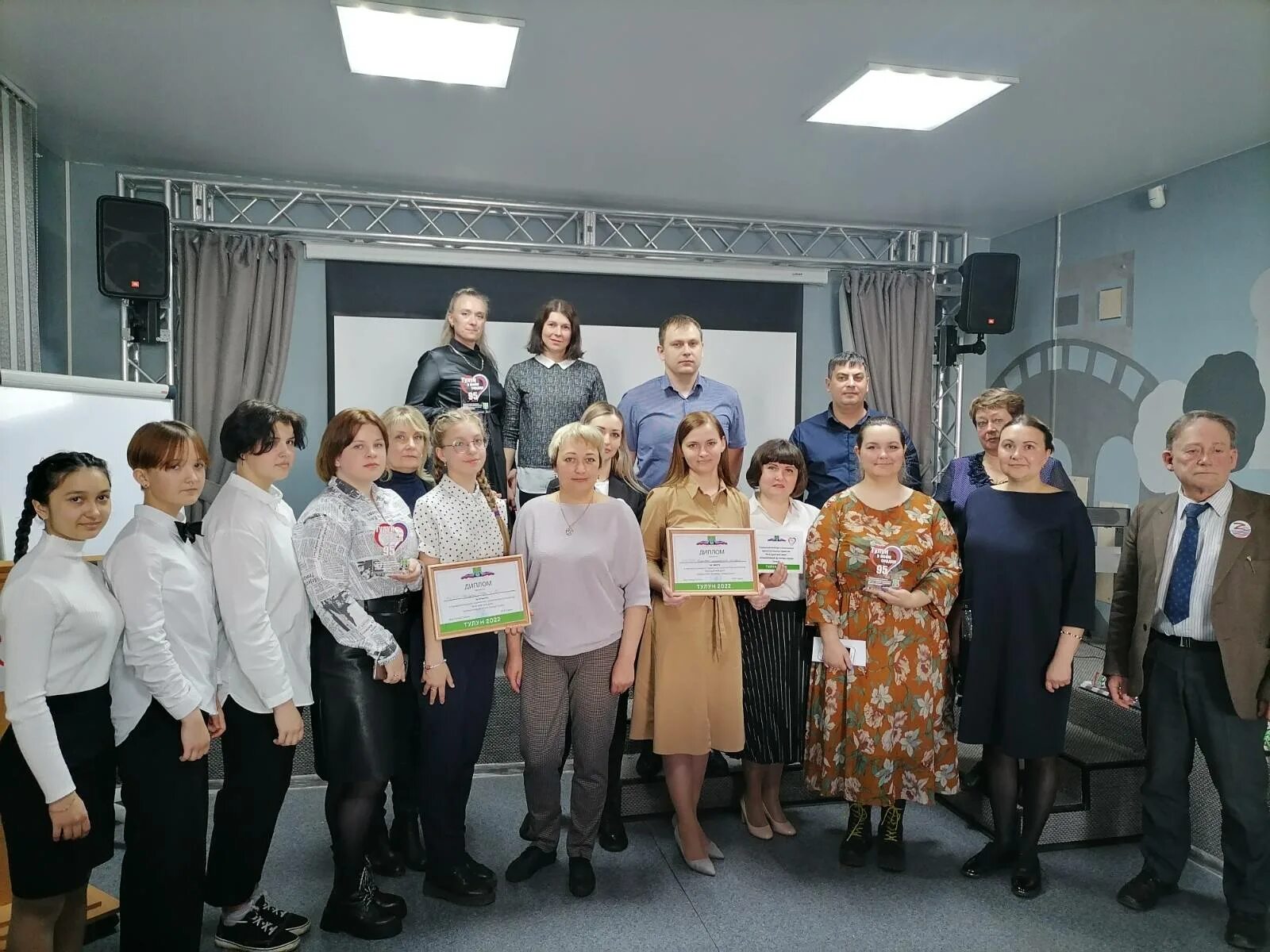 Школа 20 тулун. Новости тулуна сайт. Новости тулуна сайт. Библиотека тулун. Тулунские промыслы.