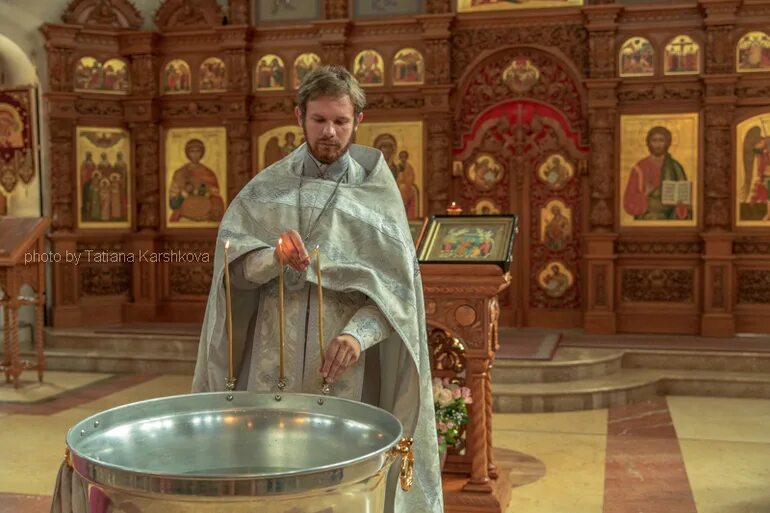 Расписание служб свято никольский собор. Церковь вишенки кстово расписание служб. Расписание богослужений. Расписание богослужений в храме гроба господнего. Храм виктора в котельниках расписание богослужений.