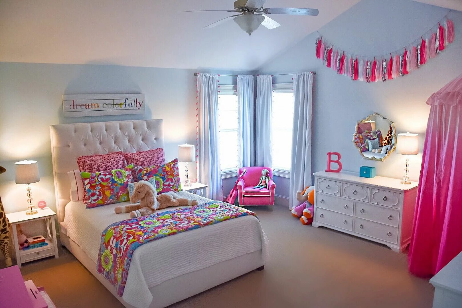 Интерьер детской комнаты девочке. Спальня для девочки. Детские комнаты для девочек. Красивая комната для девочки подростка. Девчачий дом.
