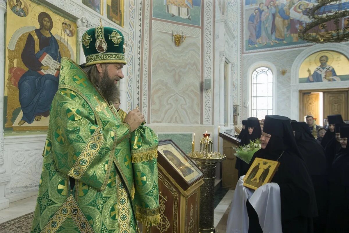 Храм родителей Сергия Радонежского в Хотьково. В Хотьково-Покровском монастыре.. Священники Покровского Хотьково монастыря.