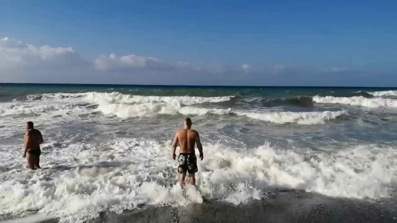 Сколько можно жить в турции. Далекое море. Море в Турции сейчас. Море 2017 Турция. Отлив моря в Турции.