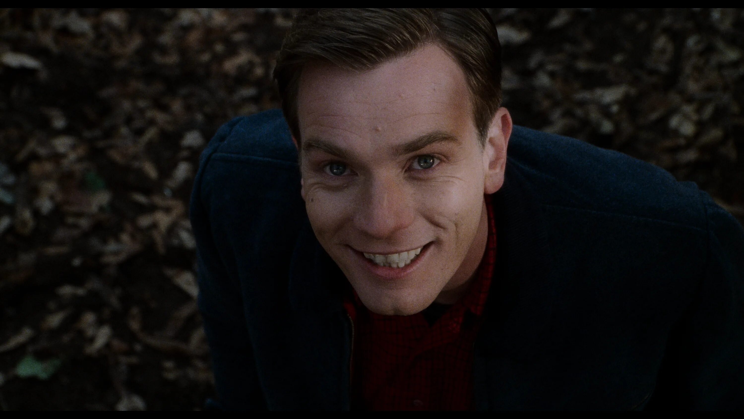 Юэн беннет. Юэн митчелл. ewan mcgregor screencaps. юэн макгрегор крупная рыба.