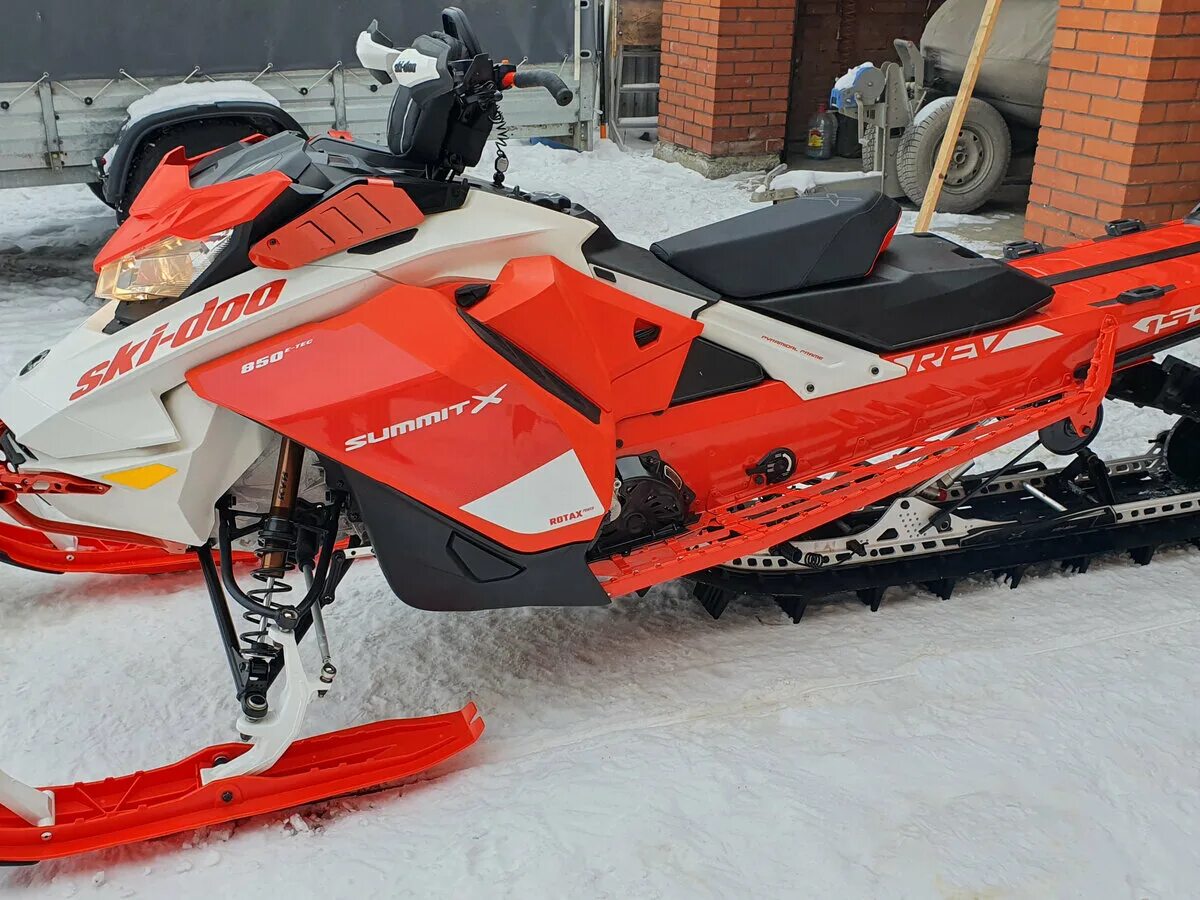 Ski doo summit 850