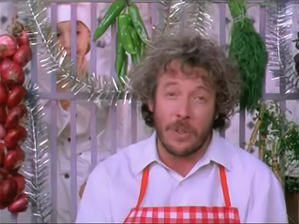 Макаревич макароны. Я приготовил. Макаревич люблю я макароны новогодняя программа. Макаревич макароны. Макаревич макароны.