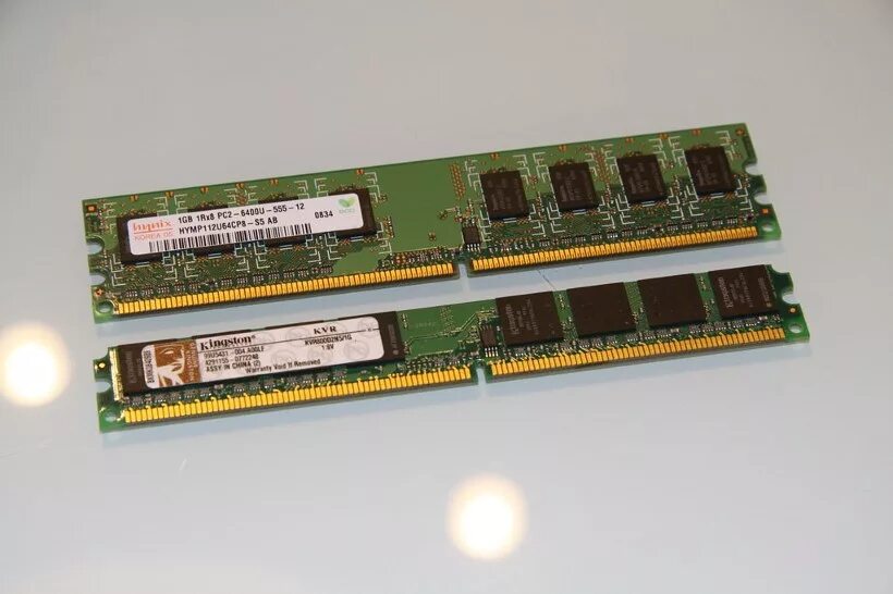 Серверная оперативная память 4 гб ddr3. Как выглядит серверная оперативная память. Чем отличается оперативная память от обычной. Ddr3 серверная и обычная. Серверная оперативная память ddr3.