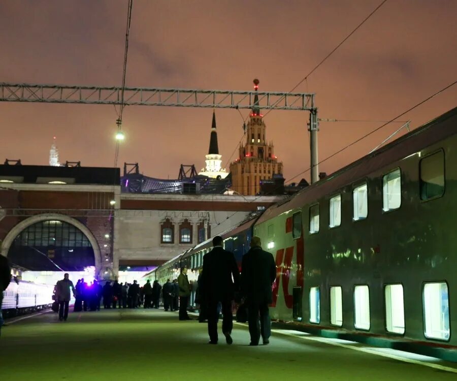 москва пекин поезд красивое фото. москва саратов на электричке. 023г москва казань двухэтажный. приезжающие в москву на поезде. приезжающие в москву на поезде.