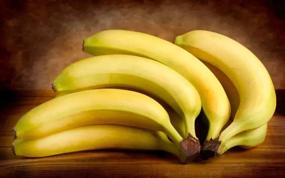 Muz v. Фрукты банан. Десертный банан. Спелый банан. Красивый банан.
