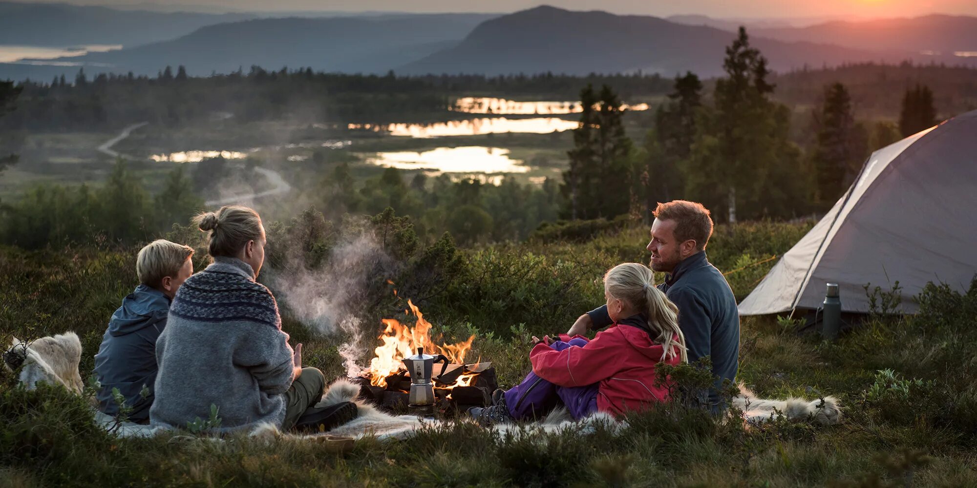 When we go camping. Карелия Карелия костер палатка. Отдых на природе. Семейный поход на природу. Отдыхаем на природе.