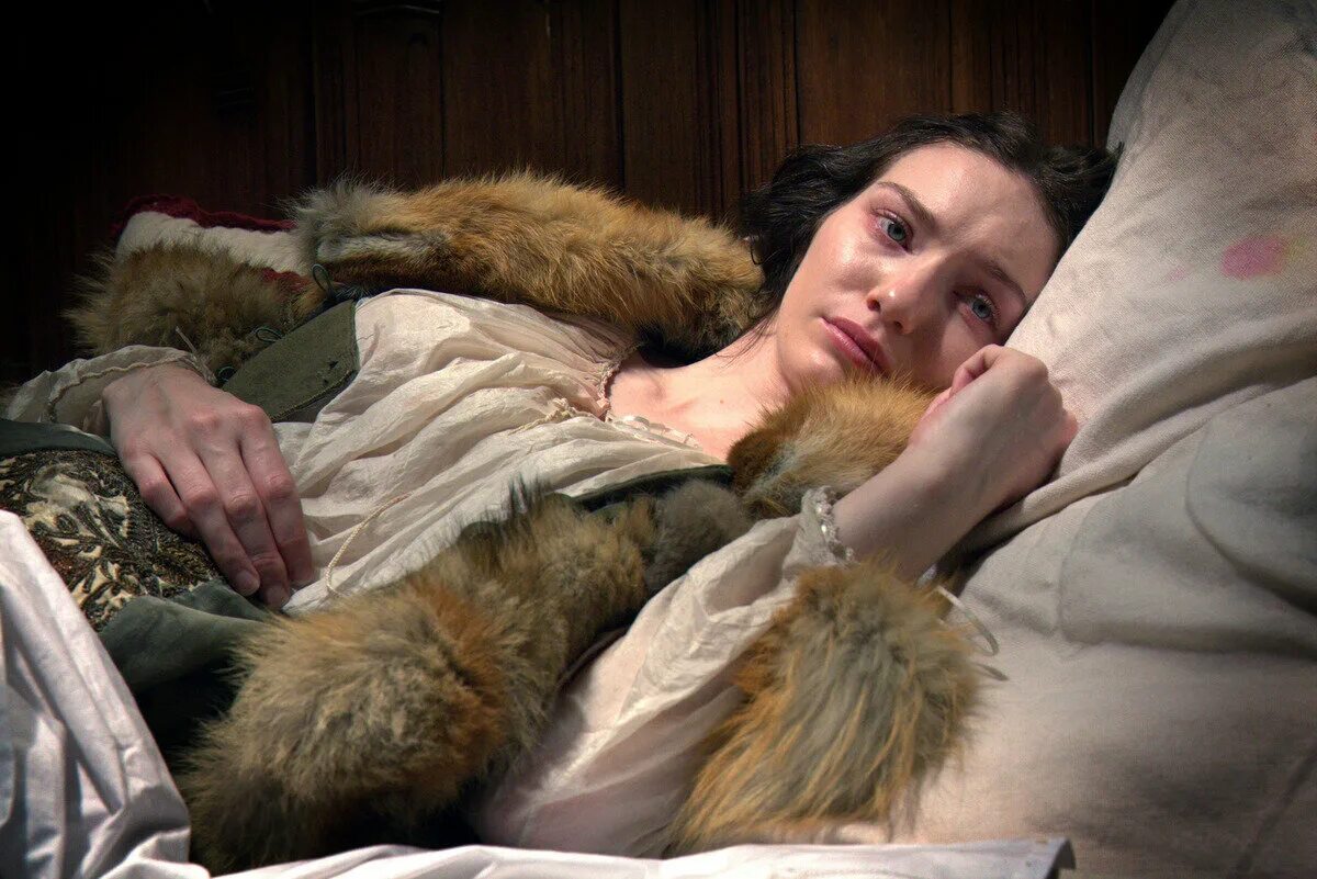 белая королева сериал 10 серия. элеонор томлинсон в сериале белая королева. хью митчелл белая королева. белая королева видео. фильм белая королева 1 сезон 1 серия.