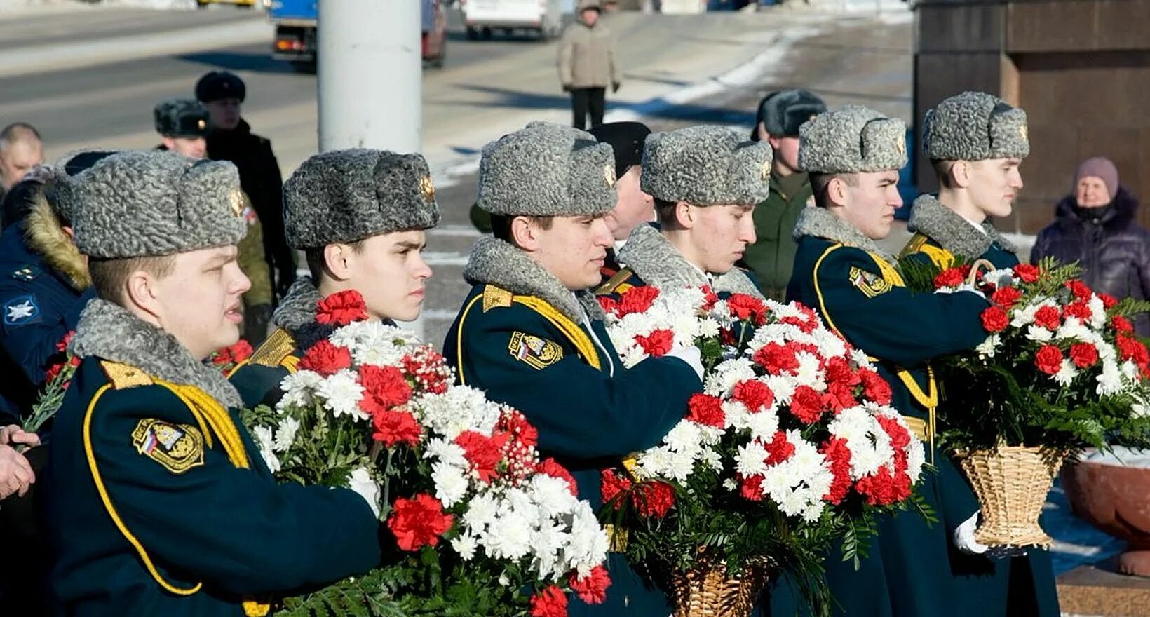 Праздник день защитника отечества цель. Защитники Отечества. Защитники Отечества фото. День защитника Отечества фотографии. Защитники Родины.