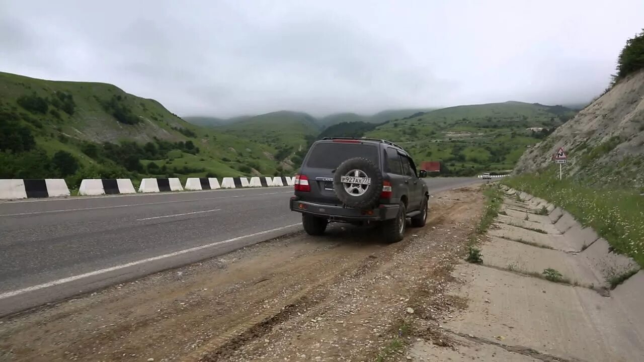 Еду под горку. Машина едет в Дагестан в Дагестан. Машина сама едет в гору в Дагестане. Машина едет в горку. Аномальная зона в Дагестане.