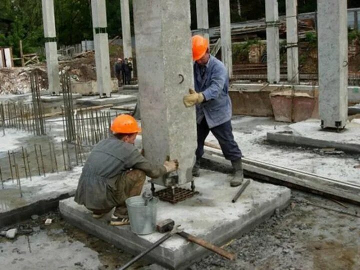 Строительные колонны железобетонные. Установка жби. Система куб 2. Установка жби. Жб строительные балки.