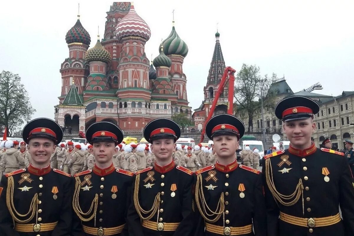 Примут участие в параде победы. Суворовцы Казань парад Победы. Парад Победы 2021 суворовцы. СВУ суворовцы парад Победы. Суворовцы на красной площади.