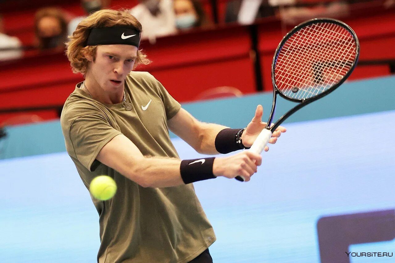 Андрей рублев теннис слезы. Карен хачанов видео ракетка мяч. Рублев минор. Андрей рублев теннис слезы. Рублев рост.