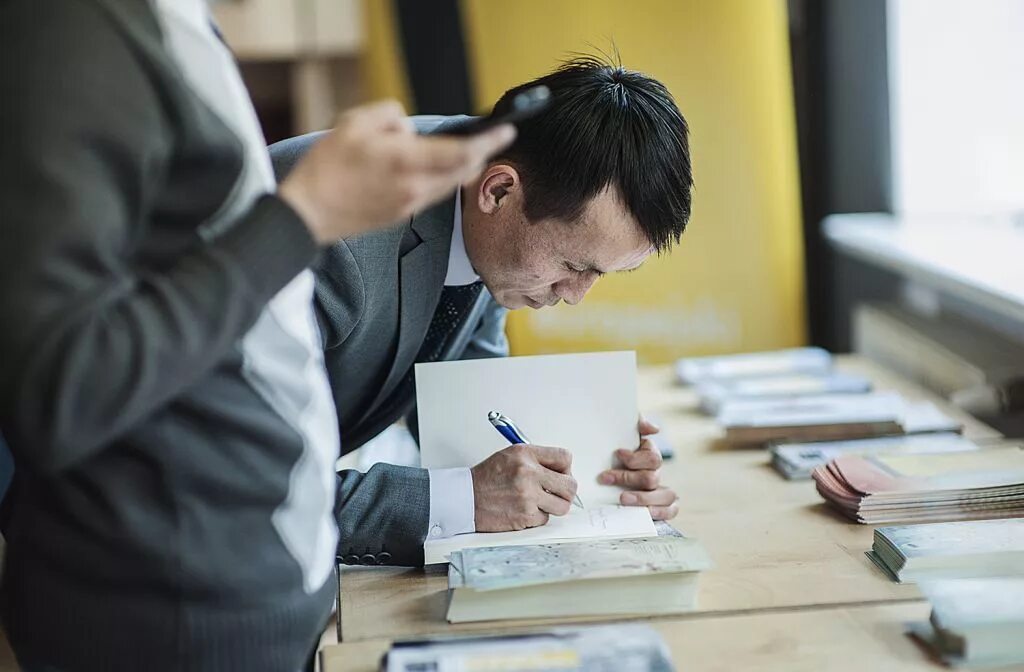 Мемлекеттік сатып алу туралы. Кәсіпкер презентация. Депутат міндеттемелері. Салық картинки. Стол сатып алу.