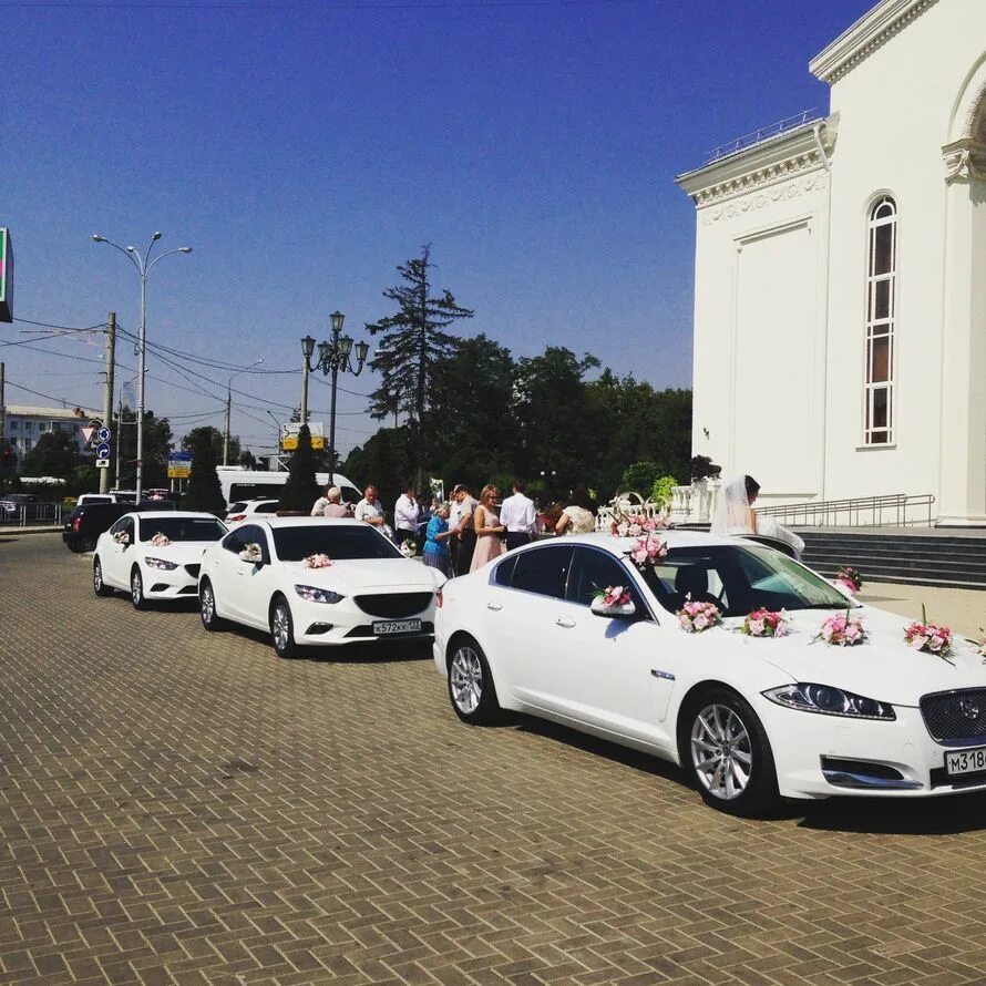 Авто в аренду краснодар. Машины в Краснодаре. Машина напрокат Краснодар. Красивые машины Краснодара. Краснодар белый автомобиль Краснодар.