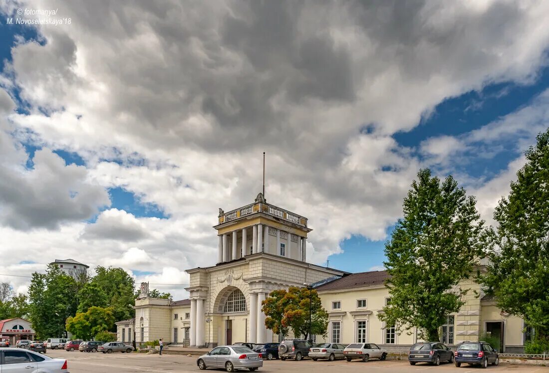 Город луга вокзальная площадь панорама. Спб г луга. Луга санкт-петербург фото. Город луга вокзал. Спб г луга.