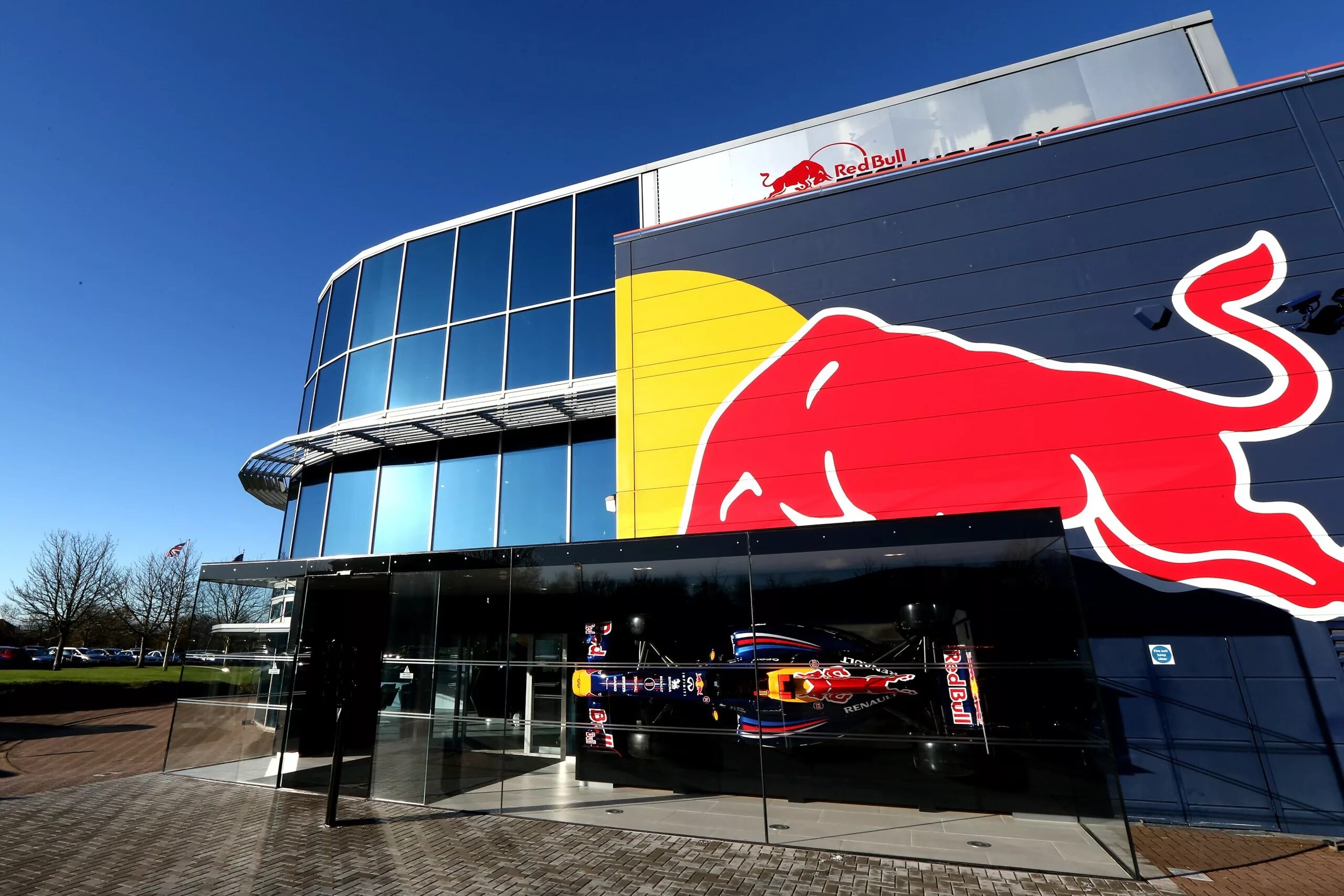 Компания ред Булл. Завод ред Булл. Первый завод ред Булл. Oracle Red bull Racing.