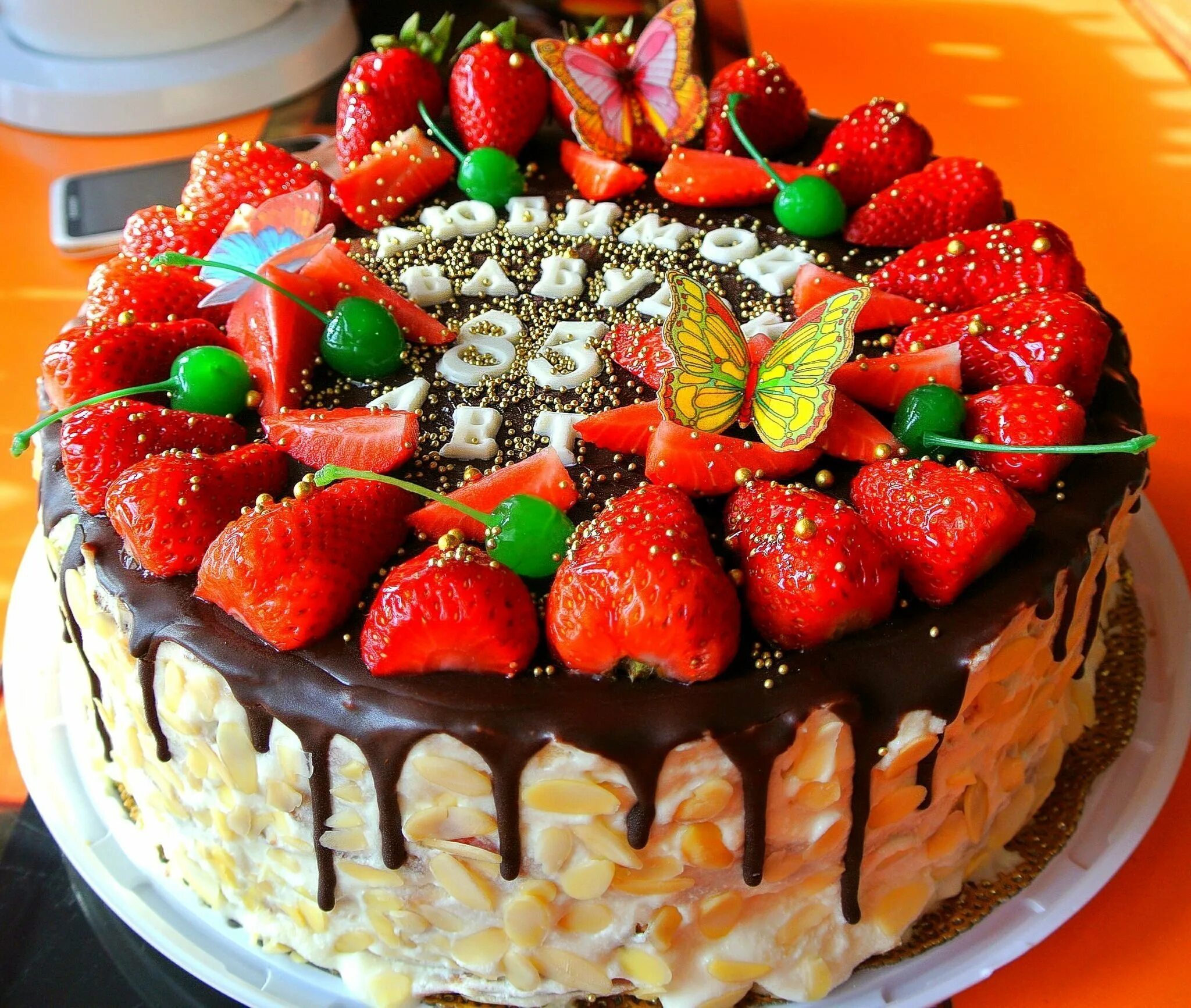Красивые торты. Фруктовый торт. Красивый торт с фруктами. Торт фруктовый самый красивый.