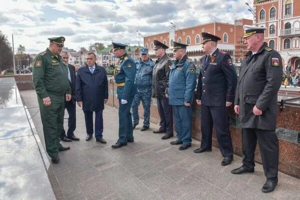 Парад в йошкар оле 9 мая 2024. Парад в йошкар оле 2022. йошкар ола парад тренировка 2022. 9 мая в йошкар оле 2022. парад йошкар ола.