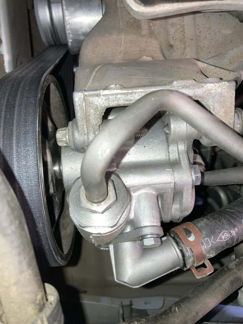 Система гур на рено мастер 3. Жидкость гур рено логан 1. Замена помпы рено каптур 2. Гур рено мастер 2. Как поменять гур на рено.