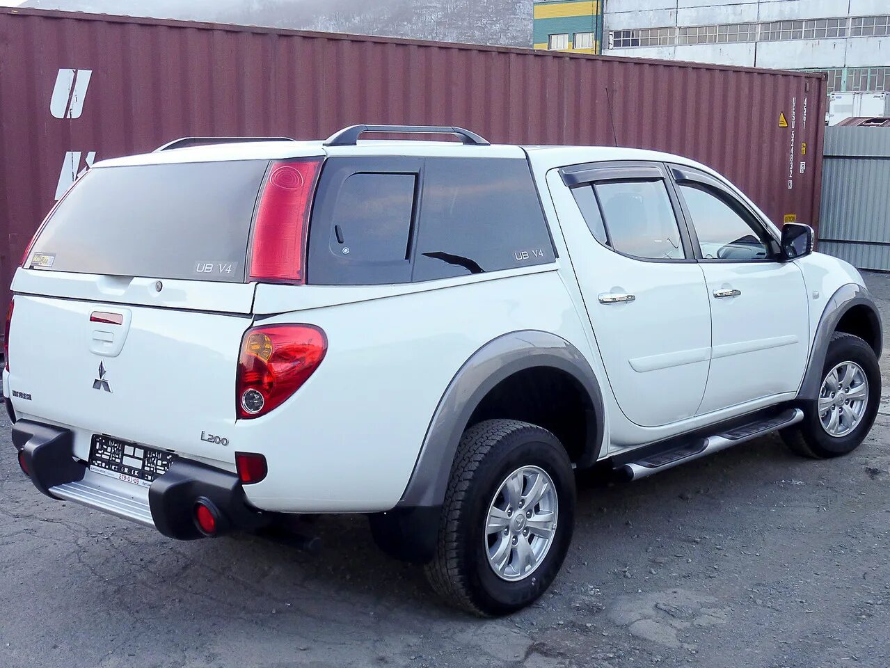 Кунг мицубиси l200. Новый mitsubishi l200 с кунгом. Mitsubishi l200 с кунгом. Mitsubishi l200 экспедиционник. Кунг для мицубиси л200.