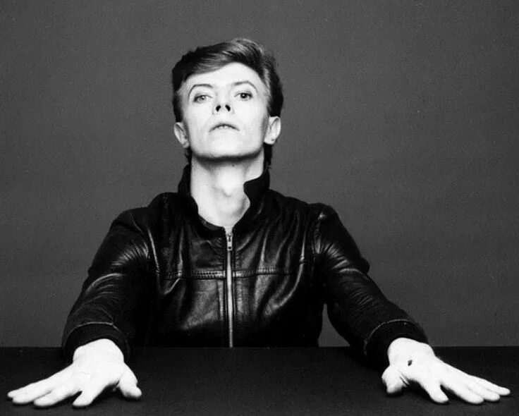 Боуи heroes. Дэвид боуи heroes. david bowie 1977. david bowie heroes 1977. david bowie heroes обложка.